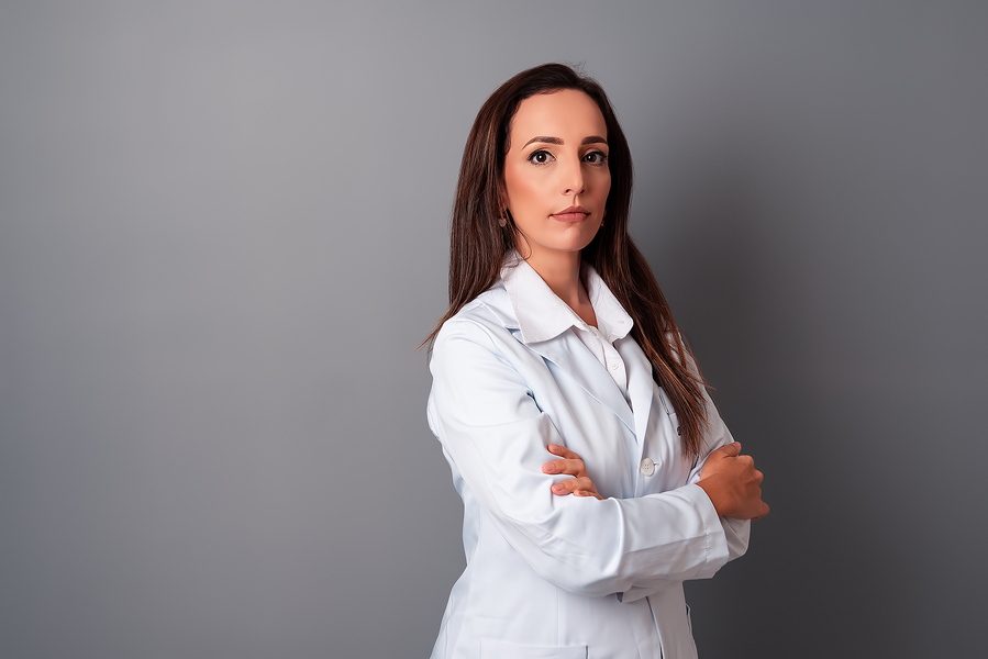 Foto da capa de Dra. Isabela Defilipo | Implante Dentário e Reabilitação Oral em Cataguases